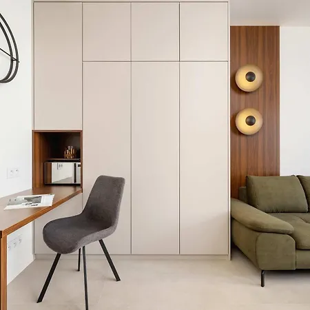 Lägenhet Bright In With Parking & Gym By Renters