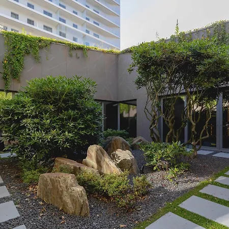 Bright In With Parking & Gym By Renters 卡托维兹