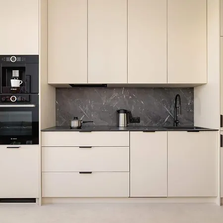 Bright In With Parking, Sauna & Gym By Renters *