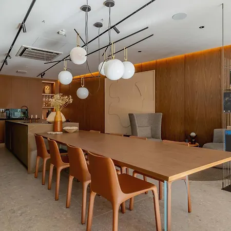 Bright In With Parking & Gym By Renters 卡托维兹