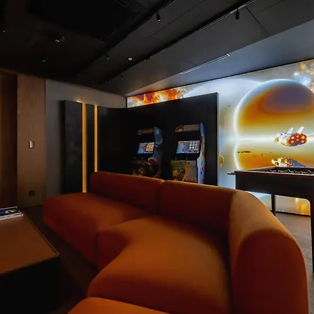 Bright In With Parking, Sauna & Gym By Renters