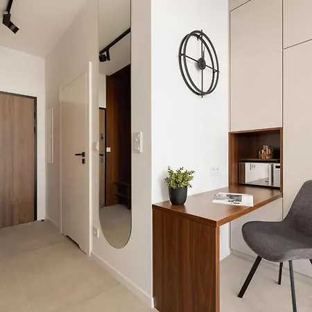 Lägenhet Bright In With Parking & Gym By Renters