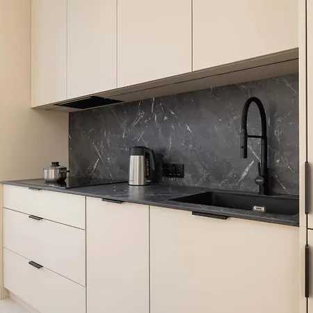 Bright In With Parking, Sauna & Gym By Renters *