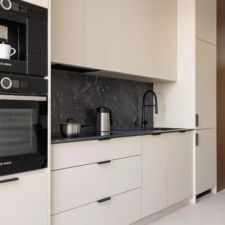 Bright In With Parking, Sauna & Gym By Renters Appartement