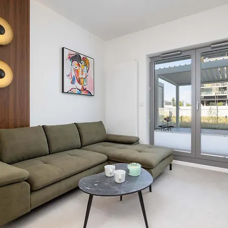 Bright In With Parking, Sauna & Gym By Renters *