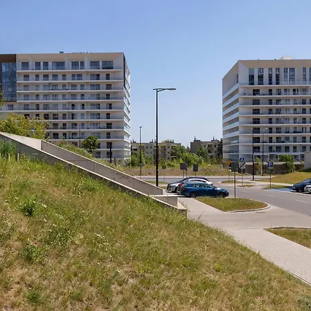 Bright In With Parking & Gym By Renters *