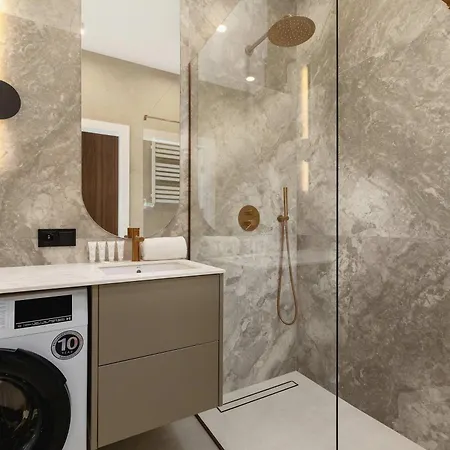 Bright In With Parking, Sauna & Gym By Renters Appartement Katowice