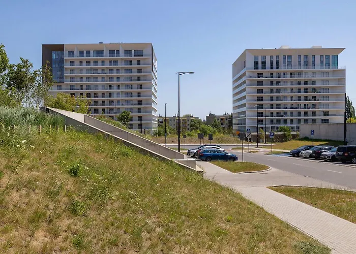 Bright In With Parking & Gym By Renters *